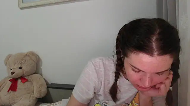  JustmeHere  online show from November 27, 2025, 8:44 pm