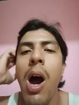 Snapshot of Ricardito97 chatting on July 14, 2026, 2:49 am Ricardito97 online show from July 14, 2026, 2:49 am