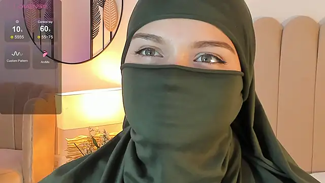 anna-henao online show from January 14, 2025, 2:43 pm