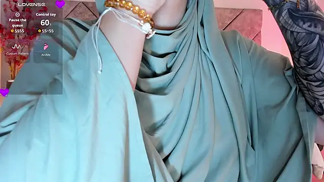 anna-henao online show from November 1, 2025, 6:43 pm