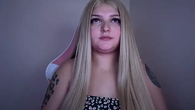 SweetPaige  online show from January 29, 2025, 9:07 pm