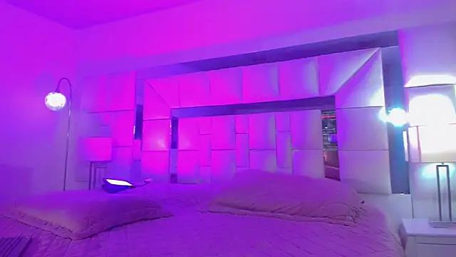 naomy  xx online show from March 21, 2025, 7:46 pm