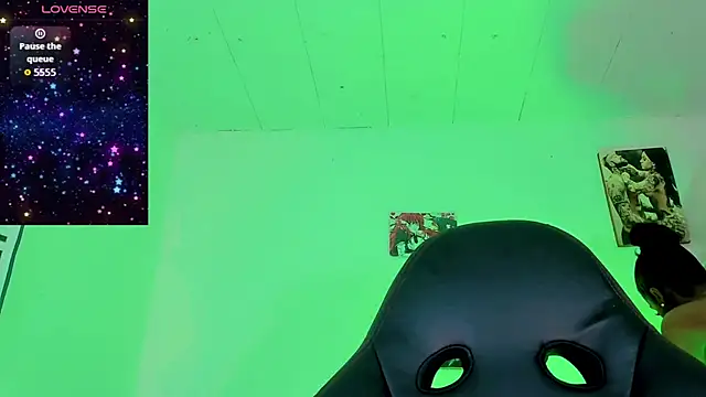 naomy  xx online show from September 10, 2025, 11:10 am