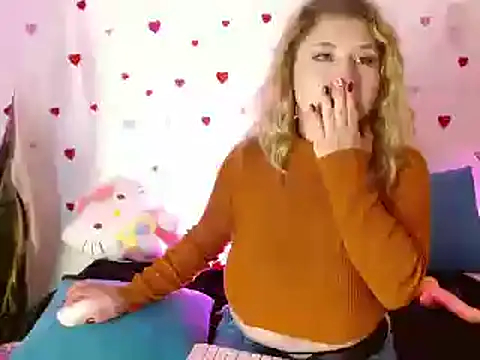 kittycatw online show from February 6, 2025, 4:58 pm