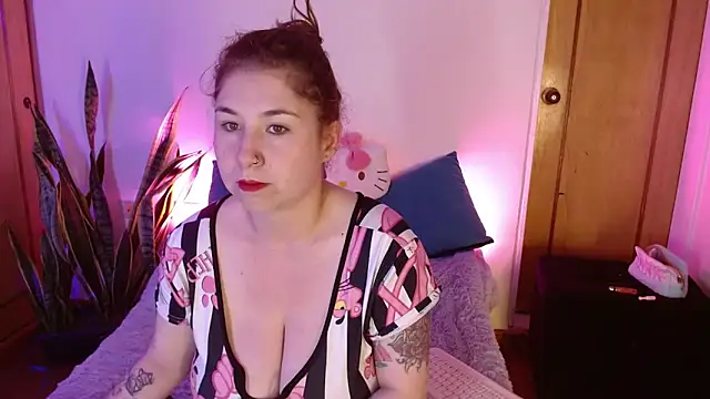 kittycatw online show from September 10, 2025, 8:47 am