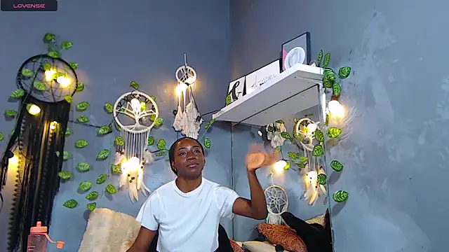 ItsVenuss online show from February 25, 2025, 7:14 pm