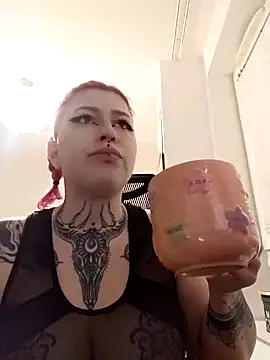 divine eve online show from February 23, 2025, 9:05 pm