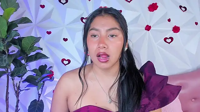 Snapshot of LinnaGardenia chatting on March 15, 2025, 2:01 pm LinnaGardenia online show from March 15, 2025, 2:01 pm