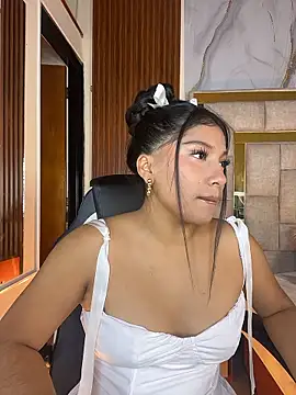 Snapshot of LinnaGardenia chatting on January 7, 2026, 1:24 pm LinnaGardenia online show from January 7, 2026, 1:24 pm