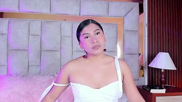 LinnaGardenia online show from February 5, 2026, 2:00 pm