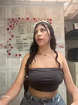 Alanna atm  online show from February 7, 2025, 2:47 pm