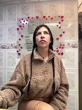 Alanna atm  online show from February 12, 2025, 4:11 pm