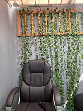 Alanna atm  online show from March 11, 2025, 4:51 pm