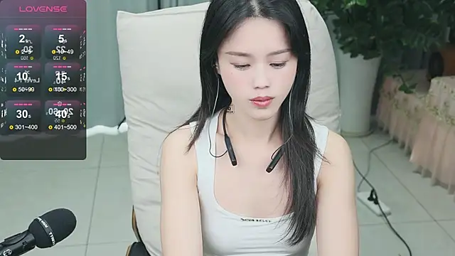  YouY  online show from January 30, 2025, 4:27 am