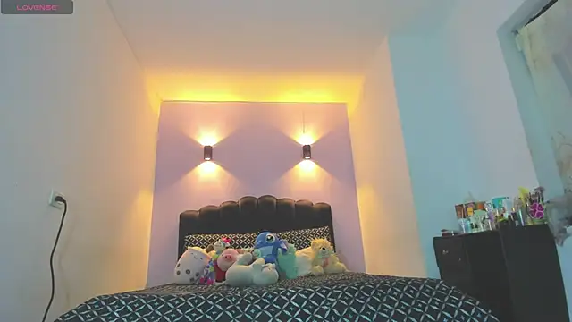 Sofia Clauss  online show from May 17, 2026, 5:16 am