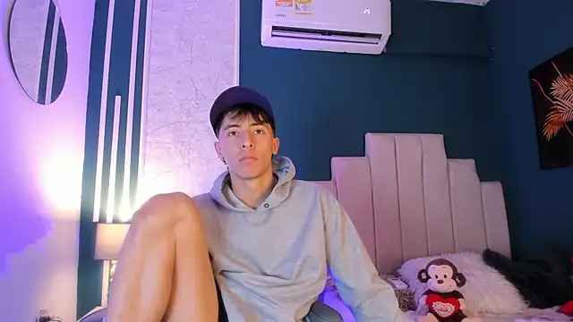 AlessandroDybala online show from February 21, 2025, 3:21 pm