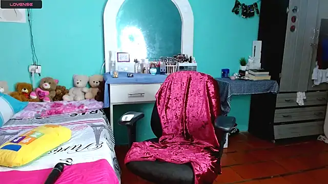 sensitive brunette online show from November 14, 2025, 1:43 pm