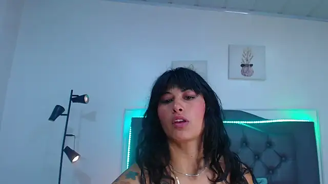 candy lux  online show from October 7, 2025, 6:38 pm