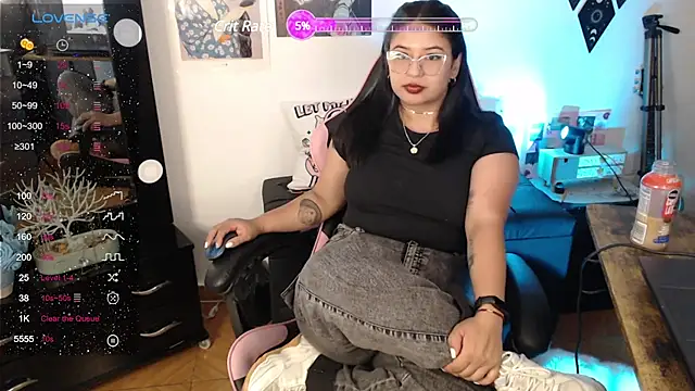 mollyshake1 online show from January 29, 2025, 5:19 am