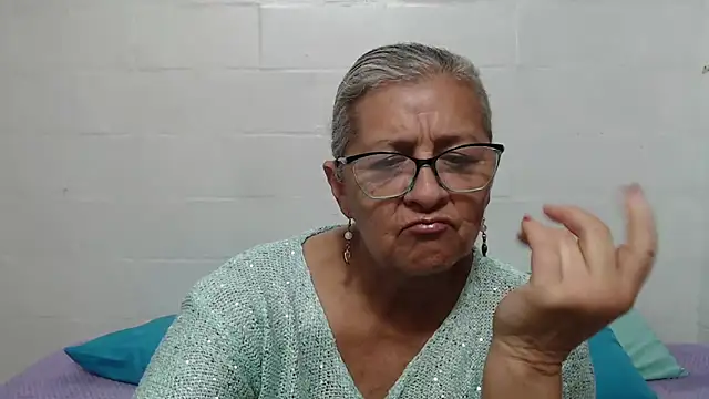 candy mature  online show from September 30, 2025, 11:54 pm