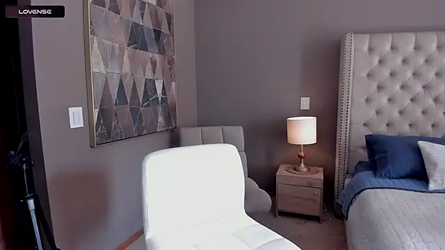 vangie  online show from December 3, 2025, 5:44 pm