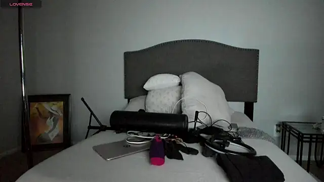 yiauana online show from October 1, 2025, 4:51 am