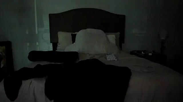 yiauana online show from October 7, 2025, 11:57 pm