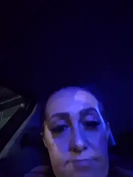 AvaLloyd online show from February 5, 2025, 4:25 pm