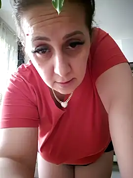 AvaLloyd online show from February 9, 2025, 8:22 am