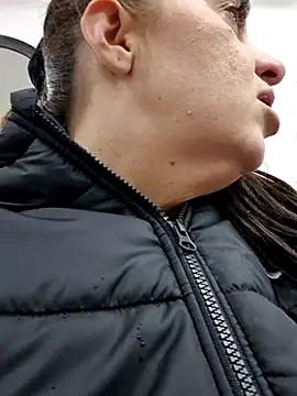 AvaLloyd online show from February 15, 2025, 9:05 am