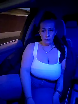 AvaLloyd online show from February 15, 2025, 4:01 pm