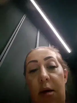 AvaLloyd online show from February 17, 2025, 3:36 am