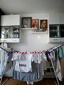 AvaLloyd online show from February 20, 2025, 2:35 pm