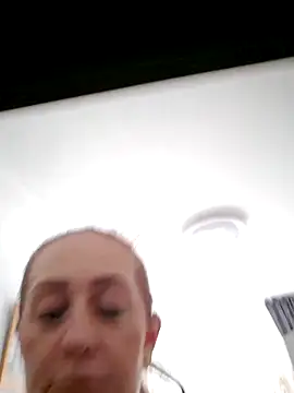 AvaLloyd online show from February 25, 2025, 4:00 pm