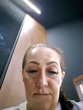 AvaLloyd online show from February 28, 2025, 3:15 am