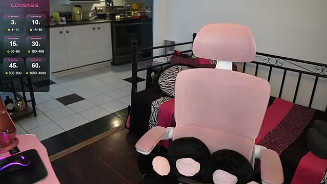 Snapshot of gennyrock chatting on December 31, 2024, 1:30 pm gennyrock online show from December 31, 2024, 1:30 pm