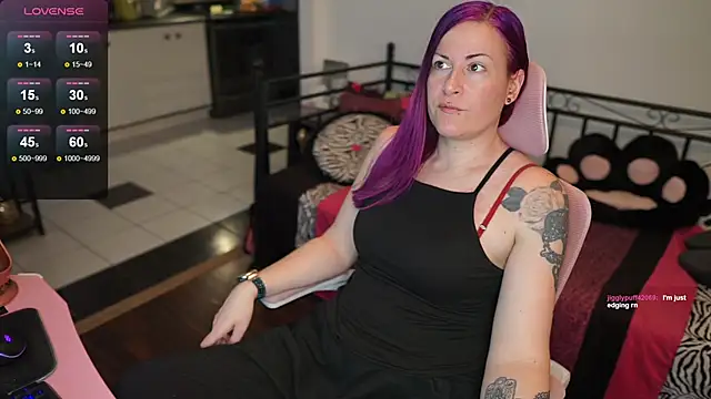 Snapshot of gennyrock chatting on February 1, 2025, 10:13 pm gennyrock online show from February 1, 2025, 10:13 pm