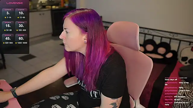 Snapshot of gennyrock chatting on February 5, 2025, 10:12 pm gennyrock online show from February 5, 2025, 10:12 pm