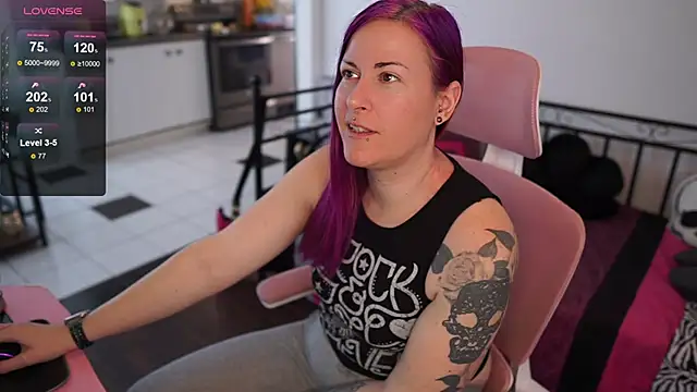 Snapshot of gennyrock chatting on February 12, 2025, 7:56 pm gennyrock online show from February 12, 2025, 7:56 pm