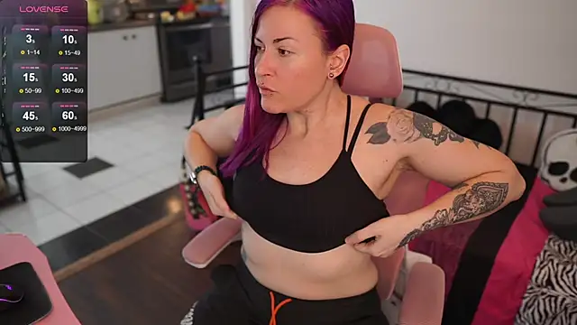 Snapshot of gennyrock chatting on February 13, 2025, 8:13 pm gennyrock online show from February 13, 2025, 8:13 pm