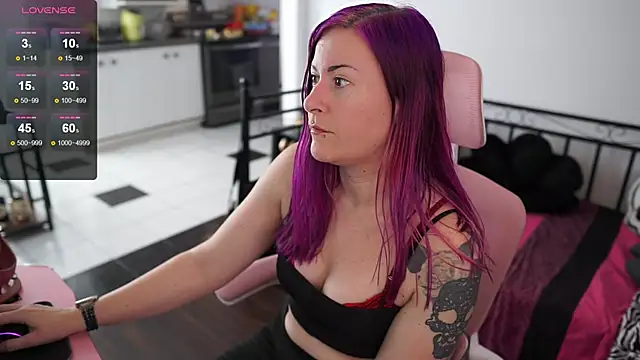 Snapshot of gennyrock chatting on February 14, 2025, 2:33 pm gennyrock online show from February 14, 2025, 2:33 pm