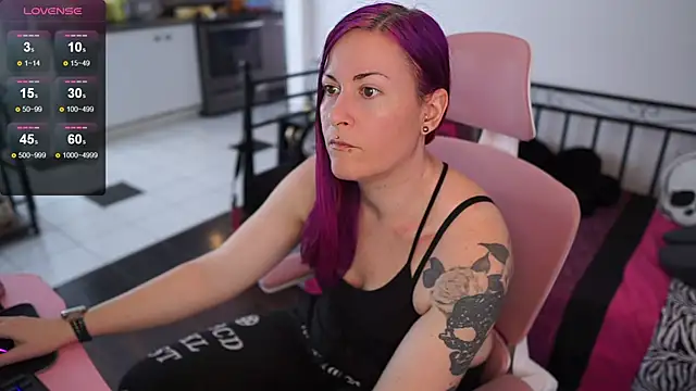 Snapshot of gennyrock chatting on February 17, 2025, 6:26 pm gennyrock online show from February 17, 2025, 6:26 pm