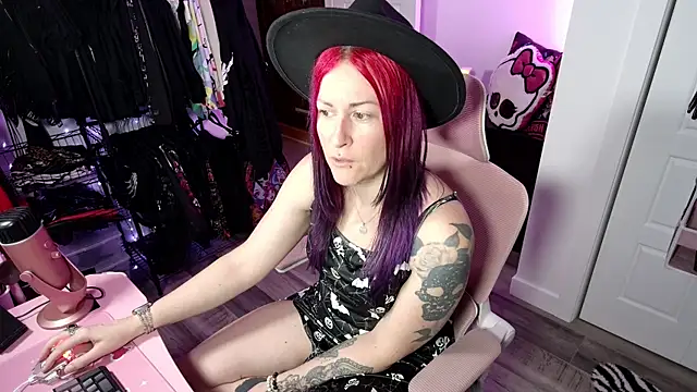 Snapshot of gennyrock chatting on November 1, 2025, 12:34 am gennyrock online show from November 1, 2025, 12:34 am