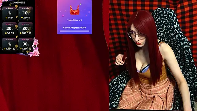 ElliMoor online show from September 22, 2025, 11:23 am