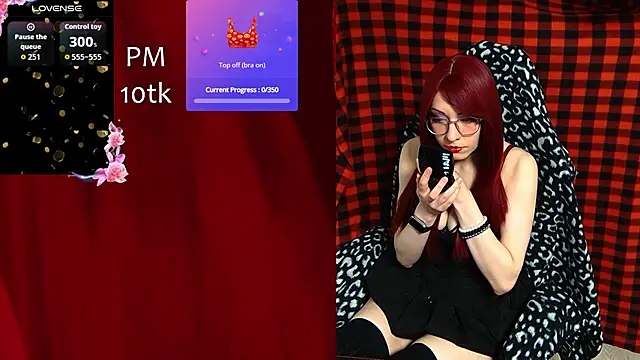 ElliMoor online show from October 23, 2025, 10:47 am