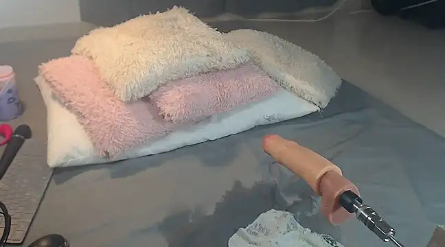 Selena v online show from March 15, 2025, 10:46 am