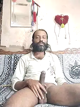 BadBoySmoker7070 online show from November 11, 2025, 5:24 pm