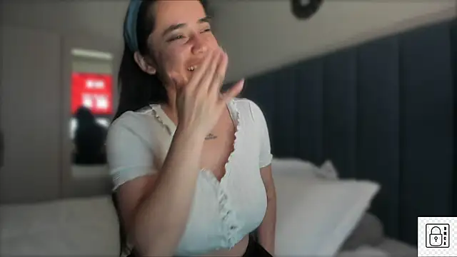  Susiee  online show from February 13, 2025, 1:19 am