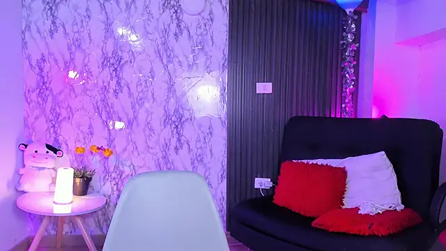 chloe blue online show from January 21, 2025, 11:46 am