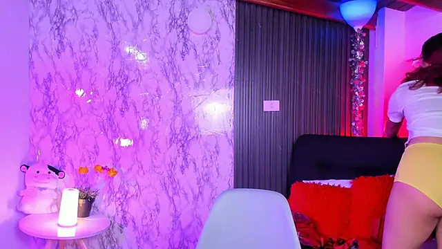 chloe blue online show from January 23, 2025, 11:48 am